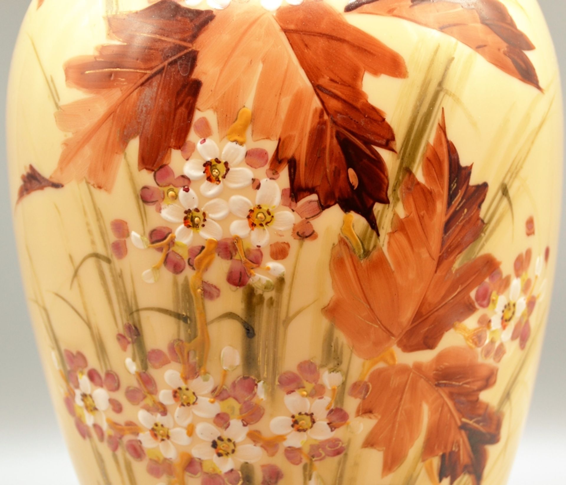 Milchglas Opalglas Vase um 1900, reiche florale Malerei, ca. 32 cm - Bild 2 aus 4