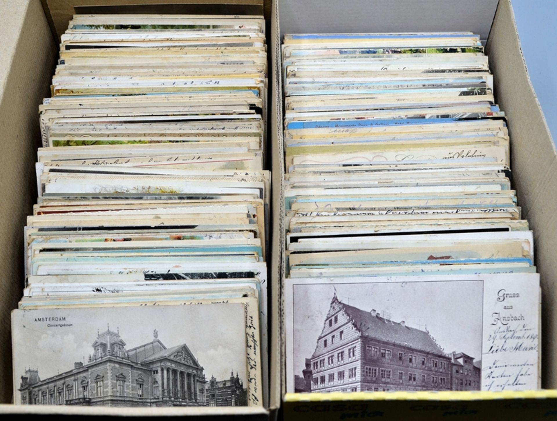 2 Schachteln mit ca. 600 - 700 alten Ansichtskarten Postkarten um 1910/20