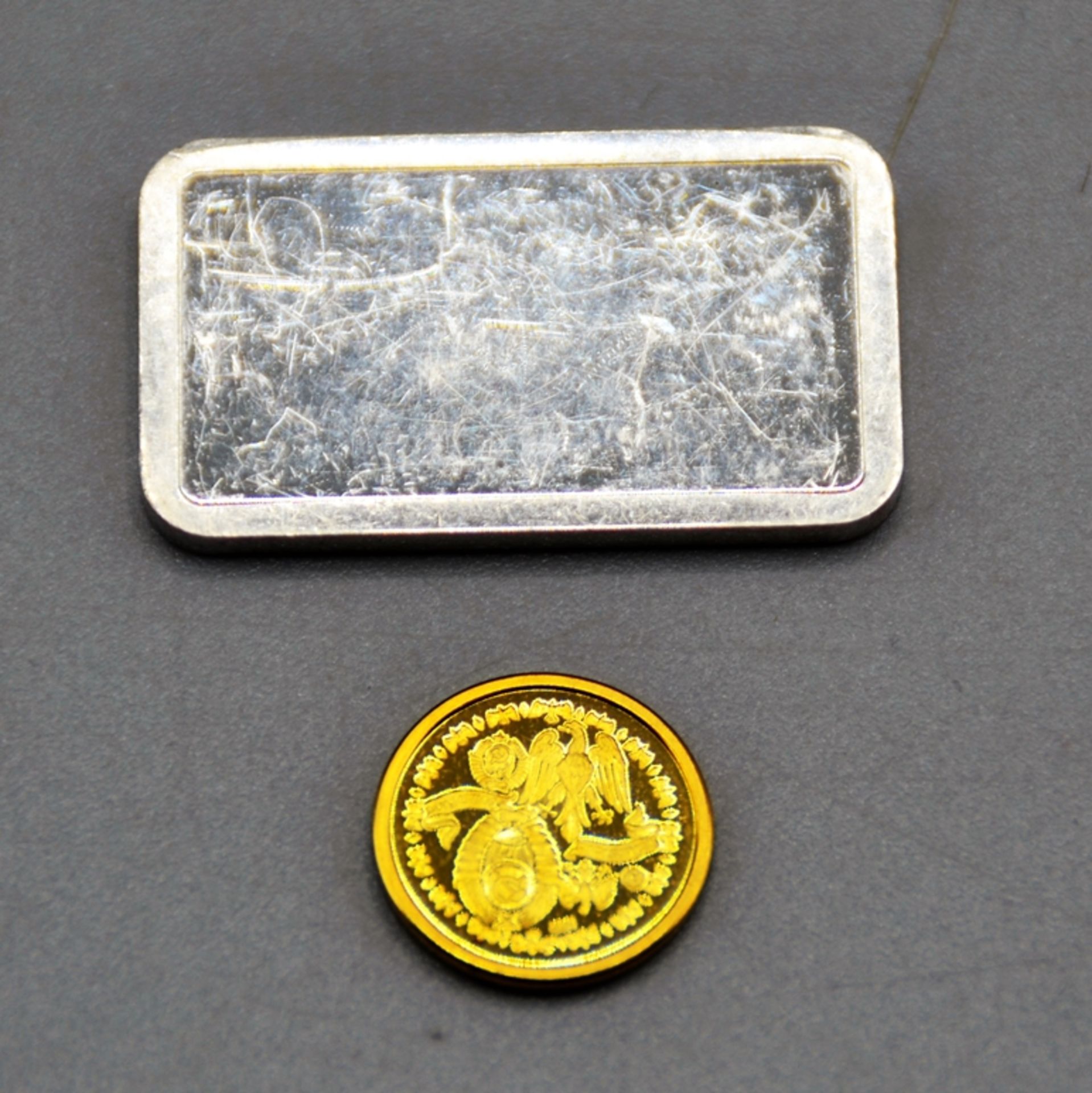 Konvolut Gold Medaille u. kleiner Silber Barren, Degussa 10 g Feinsilber Barren, Gold Medaille Mich - Bild 2 aus 2