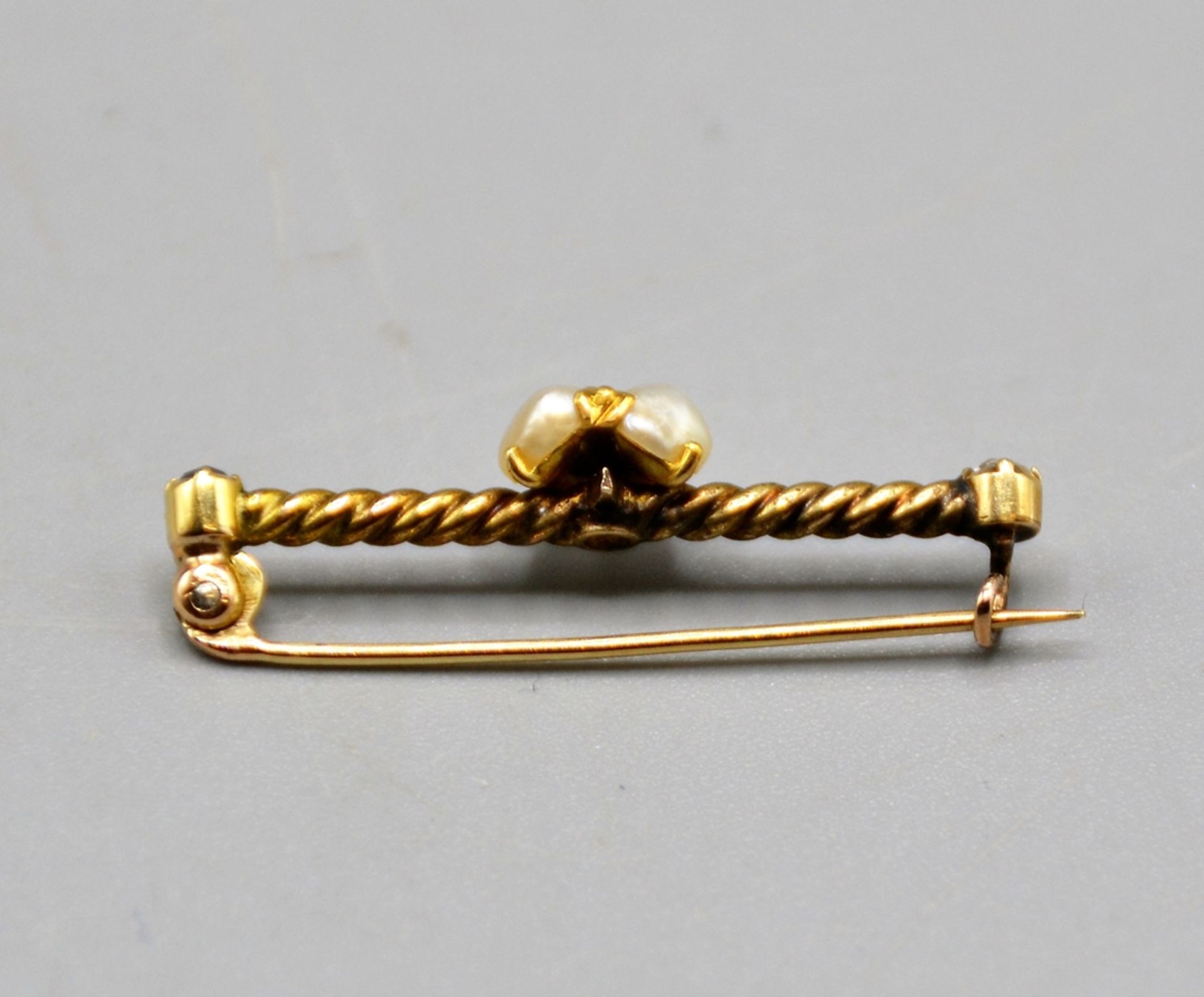 Brosche 585 Gold mit Perlen u. kleinen Diamanten, ca. 3,3 cm, 3 g - Bild 3 aus 3