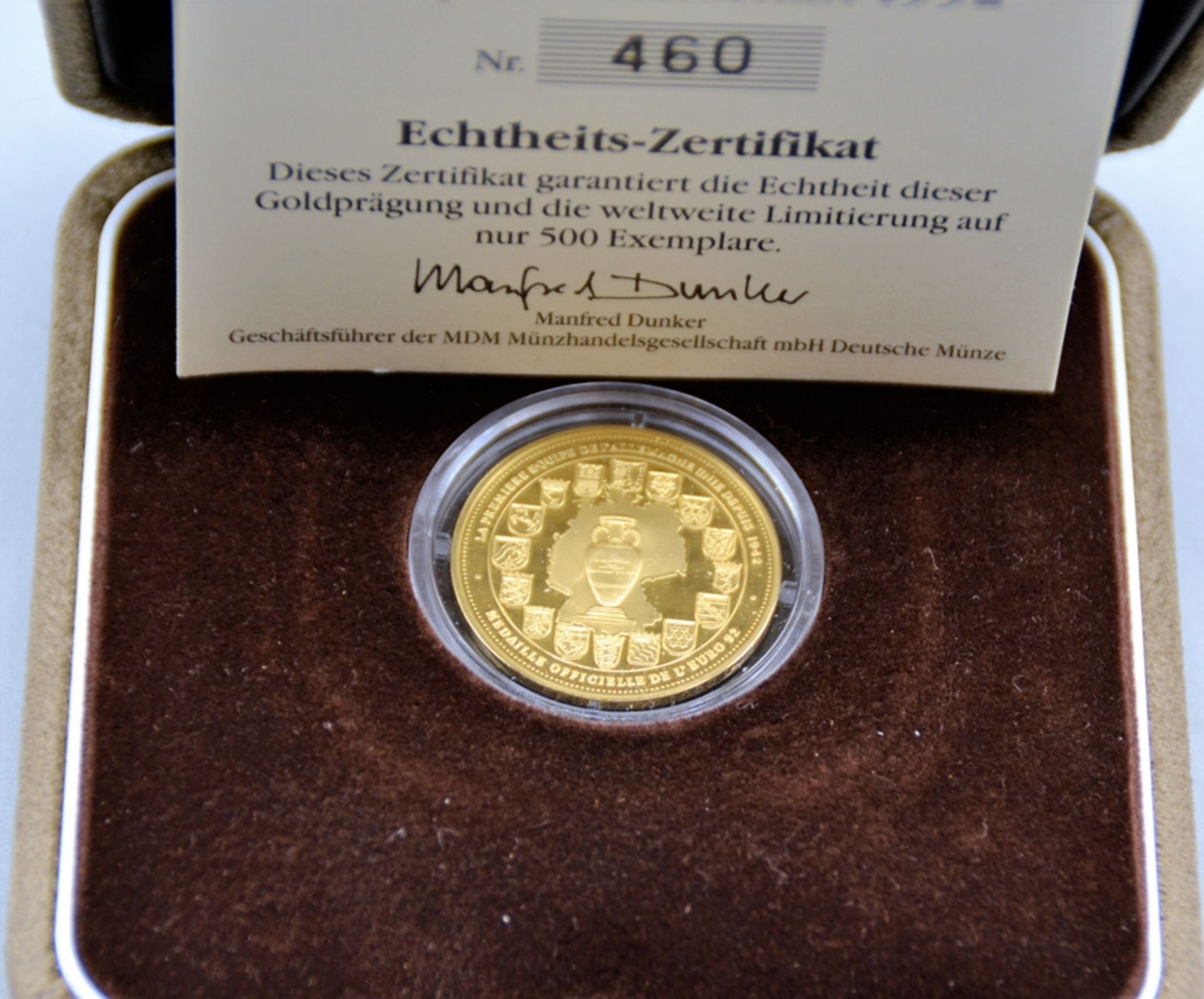 Gold Medaille Fußball Europameisterschaft 1992, Feingold 999 ca. 10 g Ø 26 mm, limitiert auf 500 we - Bild 2 aus 2