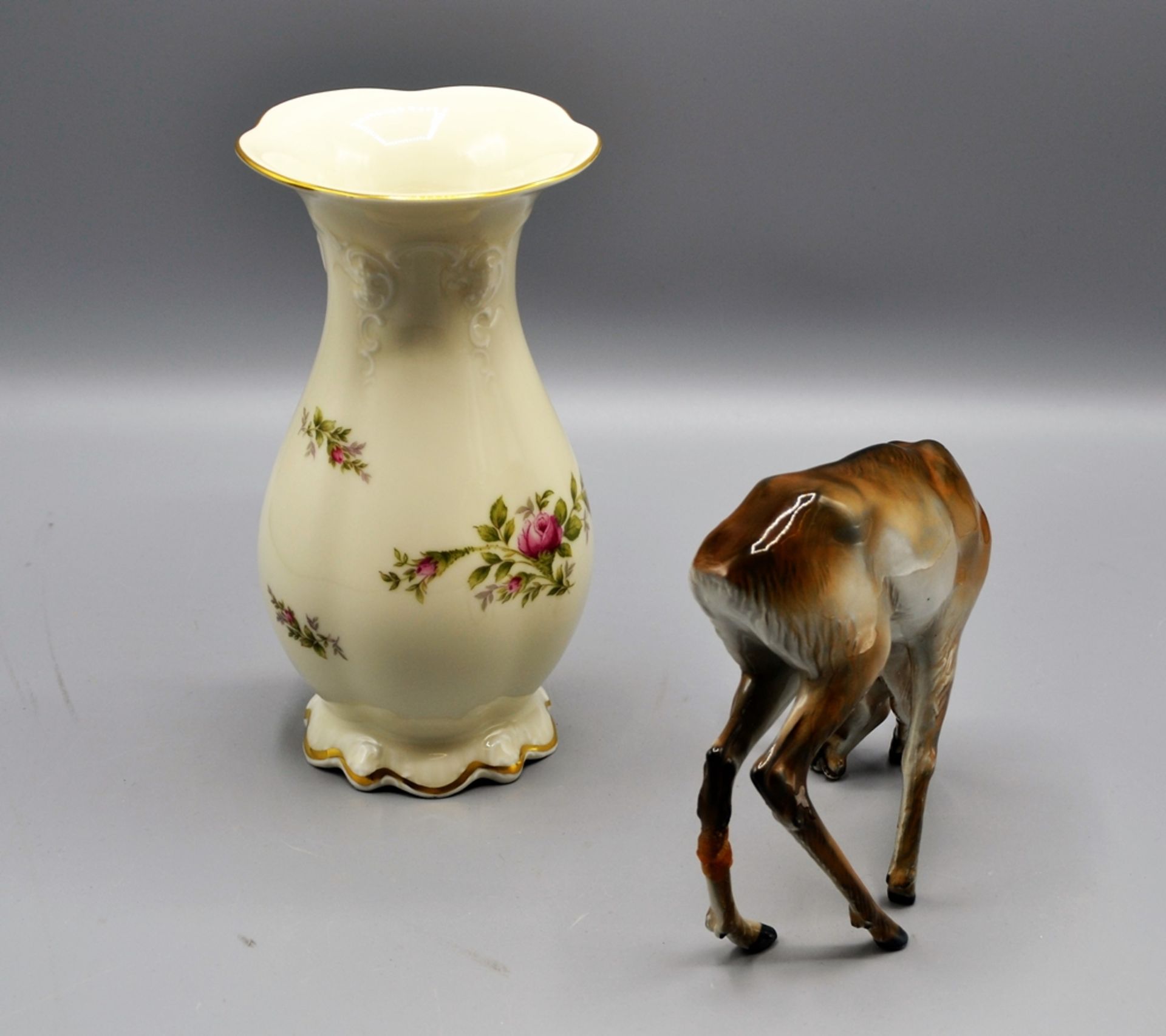 Rosenthal Reh u. Vase Konvolut 2 St., Reh am Geweih beschädigt u. 1 Fuß geklebt, Vase in Ordnung - Image 2 of 3