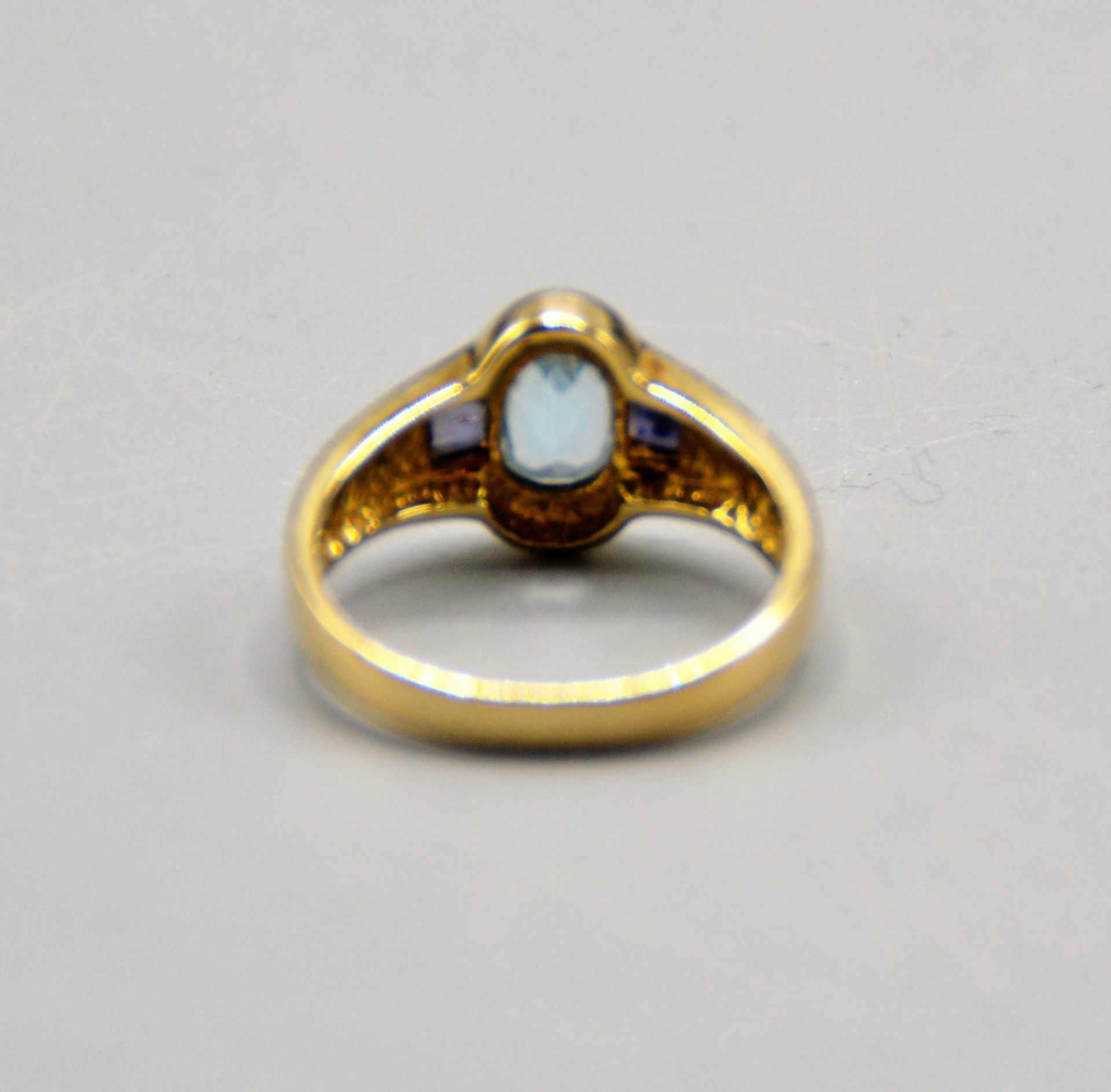 Blautopas Damenring 585 Gold mit 2 kleinen Amethysten, Topas oval facettiert ca. 7 x 5 mm, Ring Ø 1 - Bild 3 aus 3