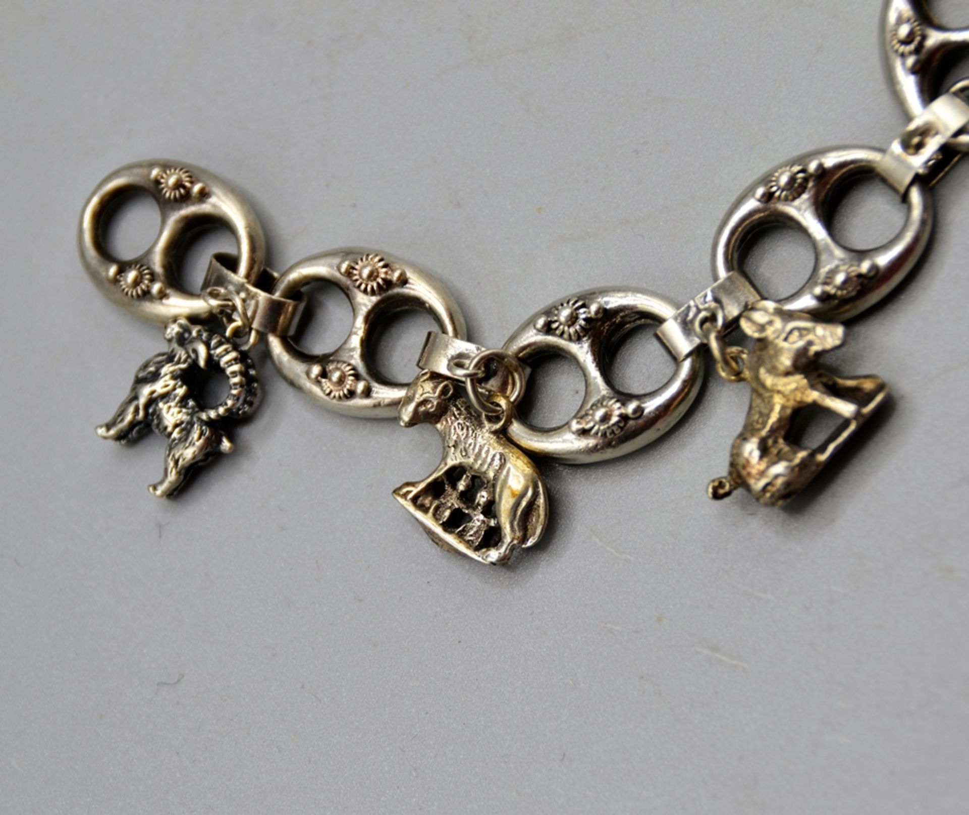 Bettelarmband Silber Armband 7  Figuren Anhänger, darunter Hündchen Stier Wassermann Meerjungfrau S - Bild 3 aus 3