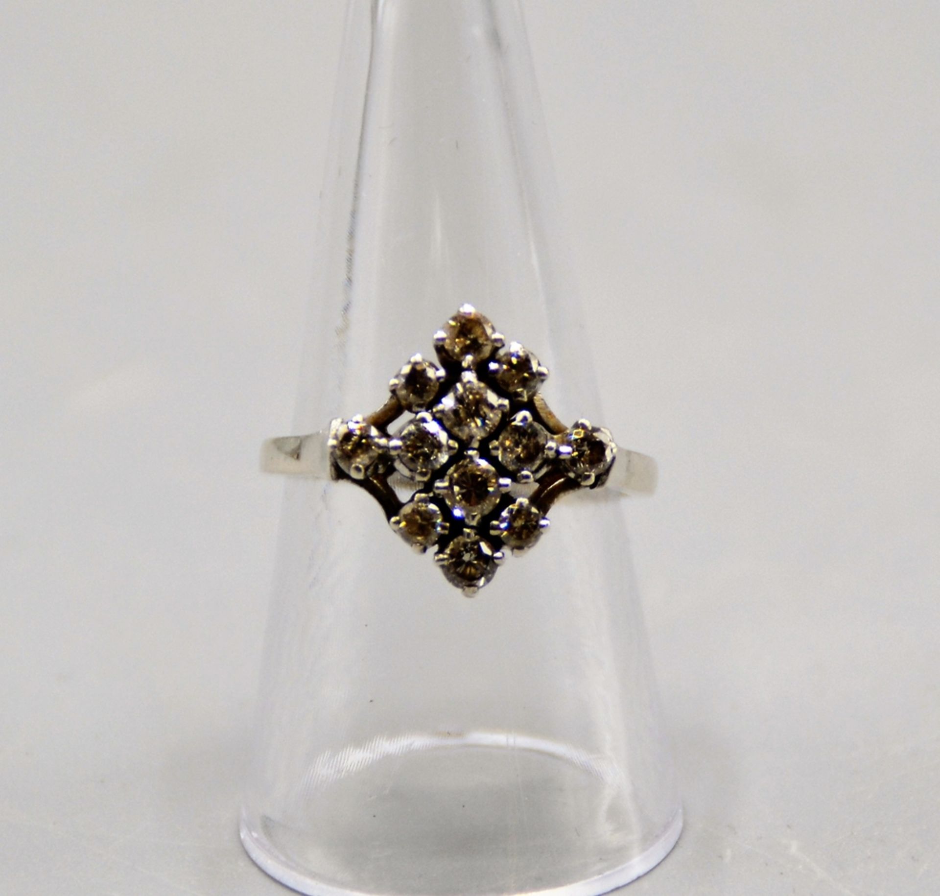 Brillantring Diamantring 14 K Weißgold Art Deco, Ringkopf ca. 15,4 x 15,4 mm, 12 Brillanten zus. ca