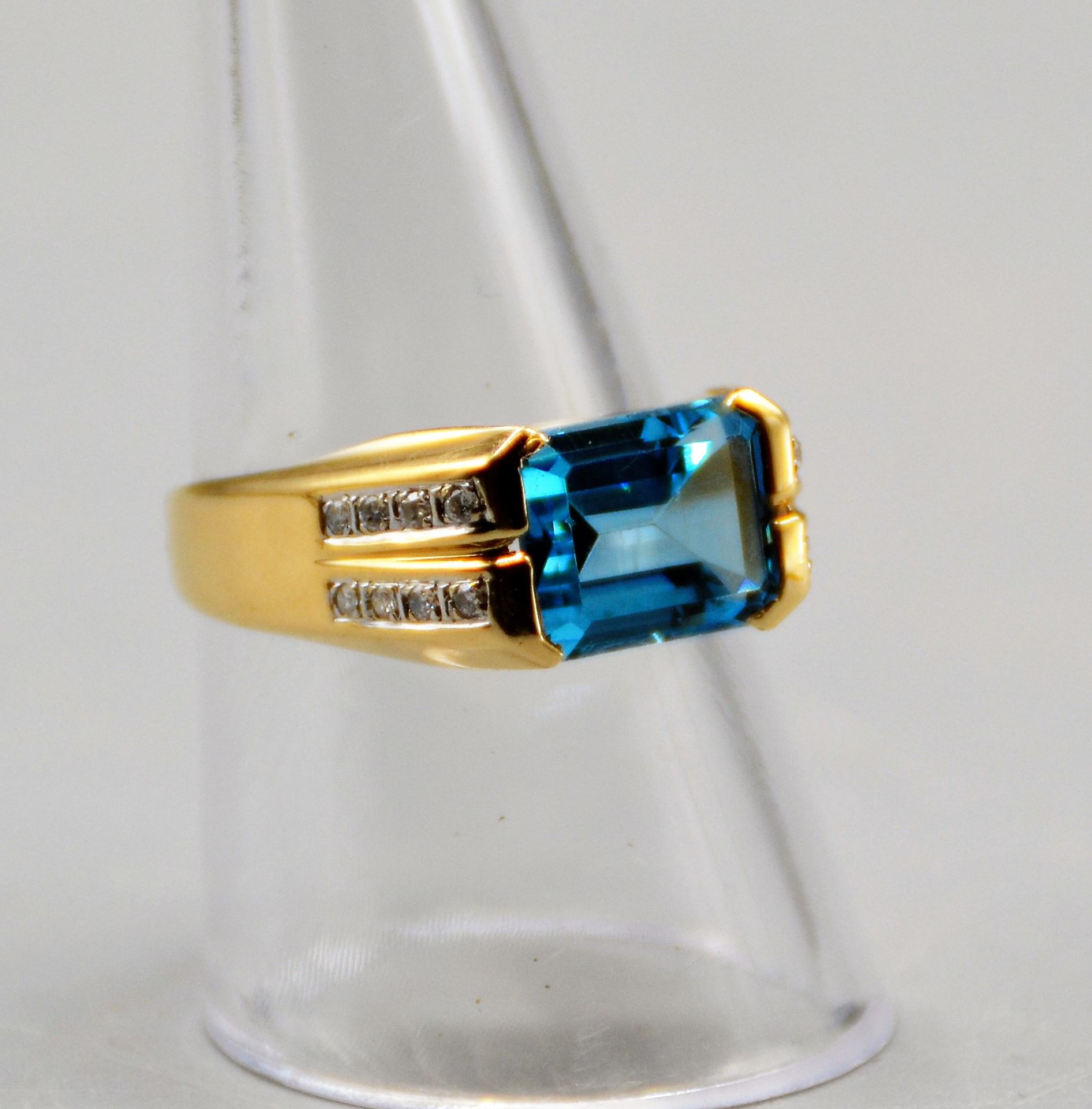 Blautopas Diamanten Damenring 585 Gold, Blautopas Achteckschliff ca. 9,2 x 7,8 mm, Ringschiene seit