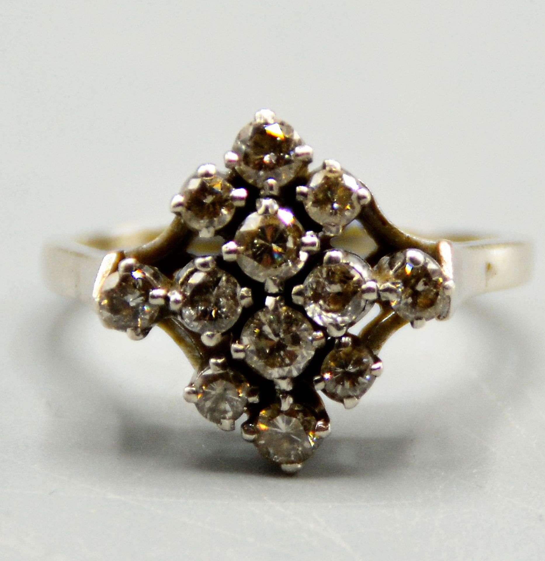 Brillantring Diamantring 14 K Weißgold Art Deco, Ringkopf ca. 15,4 x 15,4 mm, 12 Brillanten zus. ca - Bild 4 aus 4
