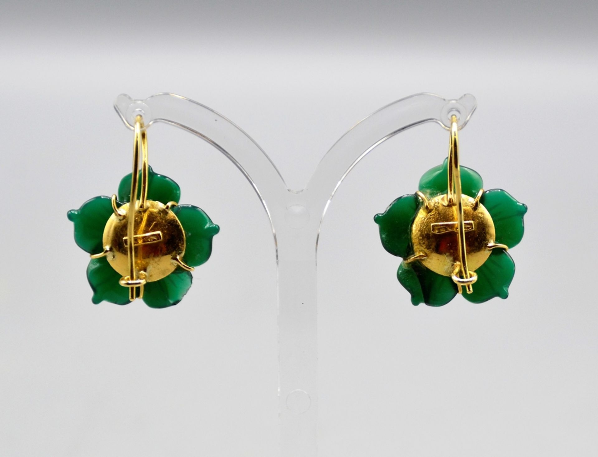 Jade Perlen Blüten Schmuckset 750 Gold, 1 Anhänger, Paar Ohrringe (1 Ohrring beschädigt), Ø Blüten - Image 3 of 5