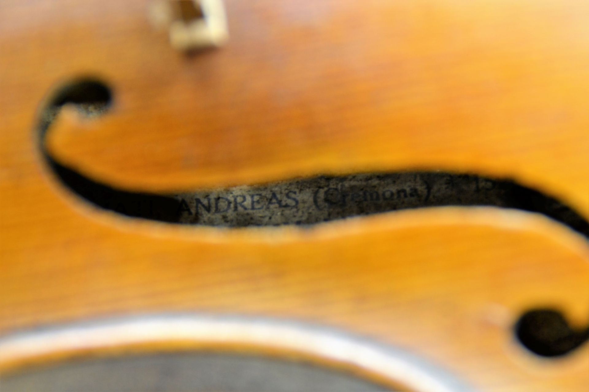 Geige gebaut nach Modell von Amati Andreas, leichte Risse oben rechts - Image 5 of 5