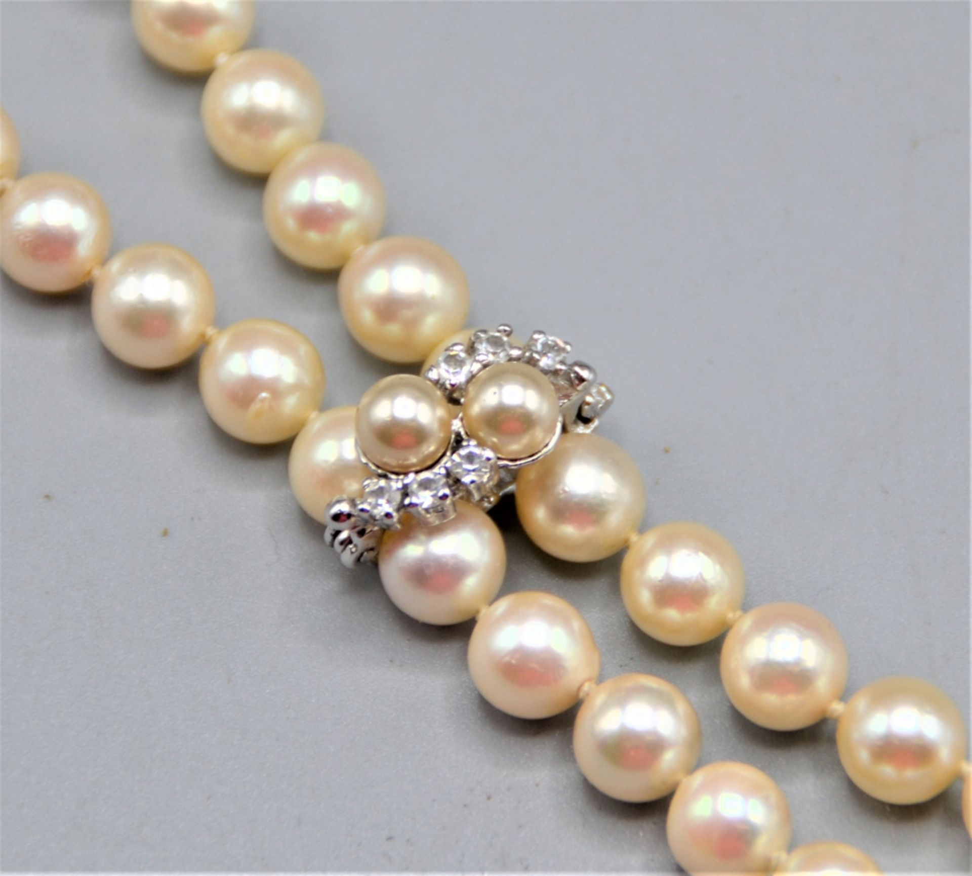 Perlenkette mit 585 Weißgoldverschluss mit Saphiren, Perlen Ø ca. 7,2 - 7,6 mm, Länge ca. 78 cm, mi - Image 6 of 6