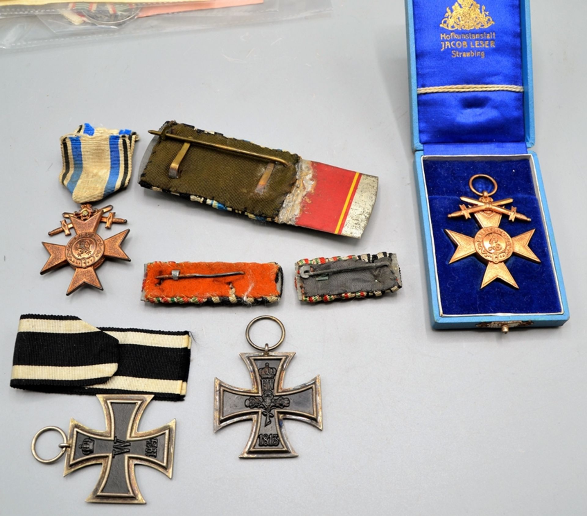 Militärischer Nachlass Orden Ehrenzeichen Urkunden WK1, darunter Ehrenkreuz für Frontkämpfer mit Ur - Bild 3 aus 7