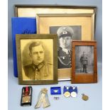 Militärischer Nachlass Orden Bilder etc., darunter Dienstauszeichnungen Wehrmacht 3. u. 4. Klasse a