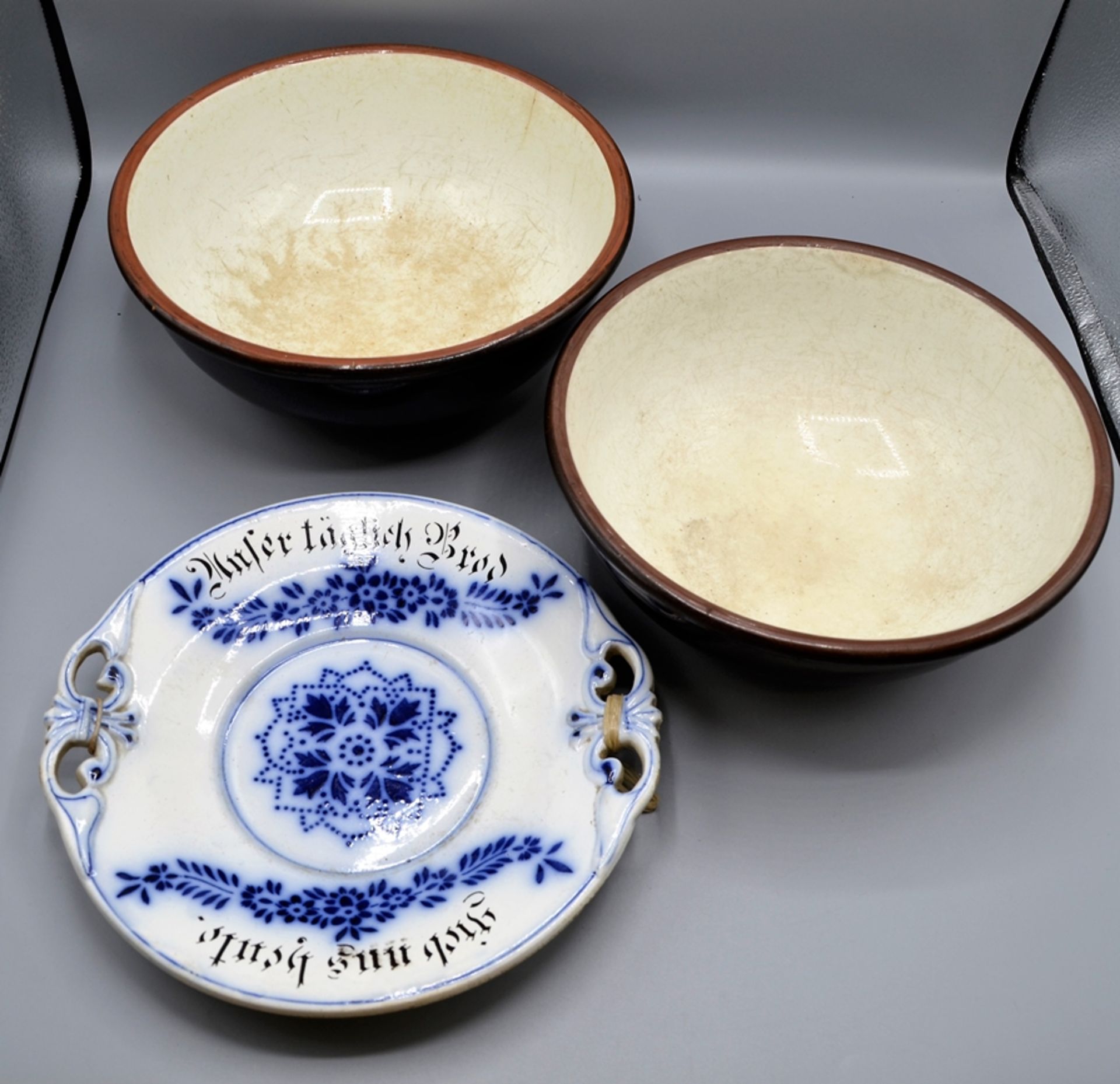 Schüsseln Teller Konvolut 3-teilig, darunter alte Villeroy & Boch Schüsseln ( vereinzelt Haarrisse) - Image 2 of 2