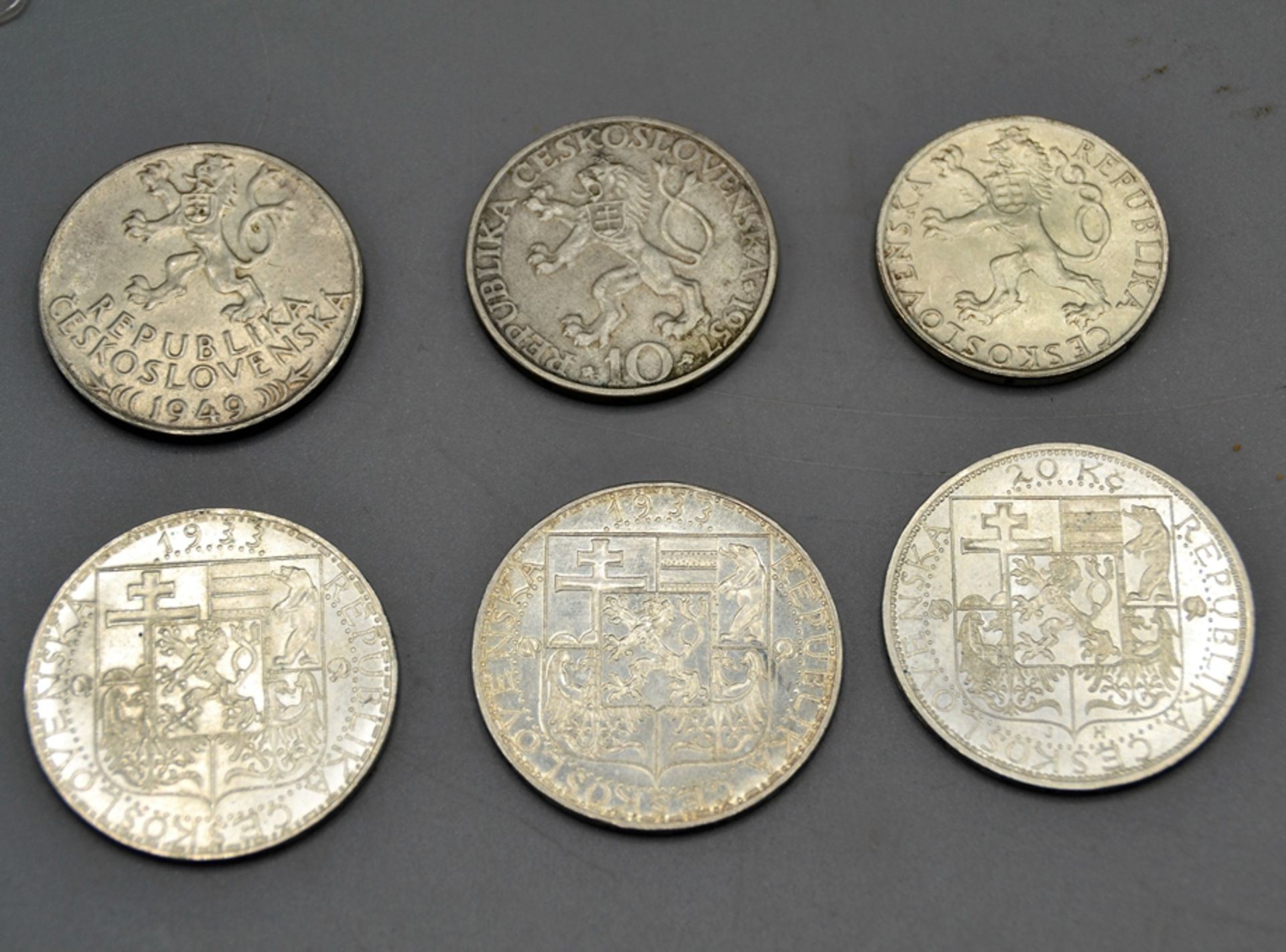 Silbermünzen Tschechoslowakei 6-teilig, darunter 2 x 20 Kronen 1933, 20 Kronen 1937, 100 Kronen 194 - Image 2 of 2