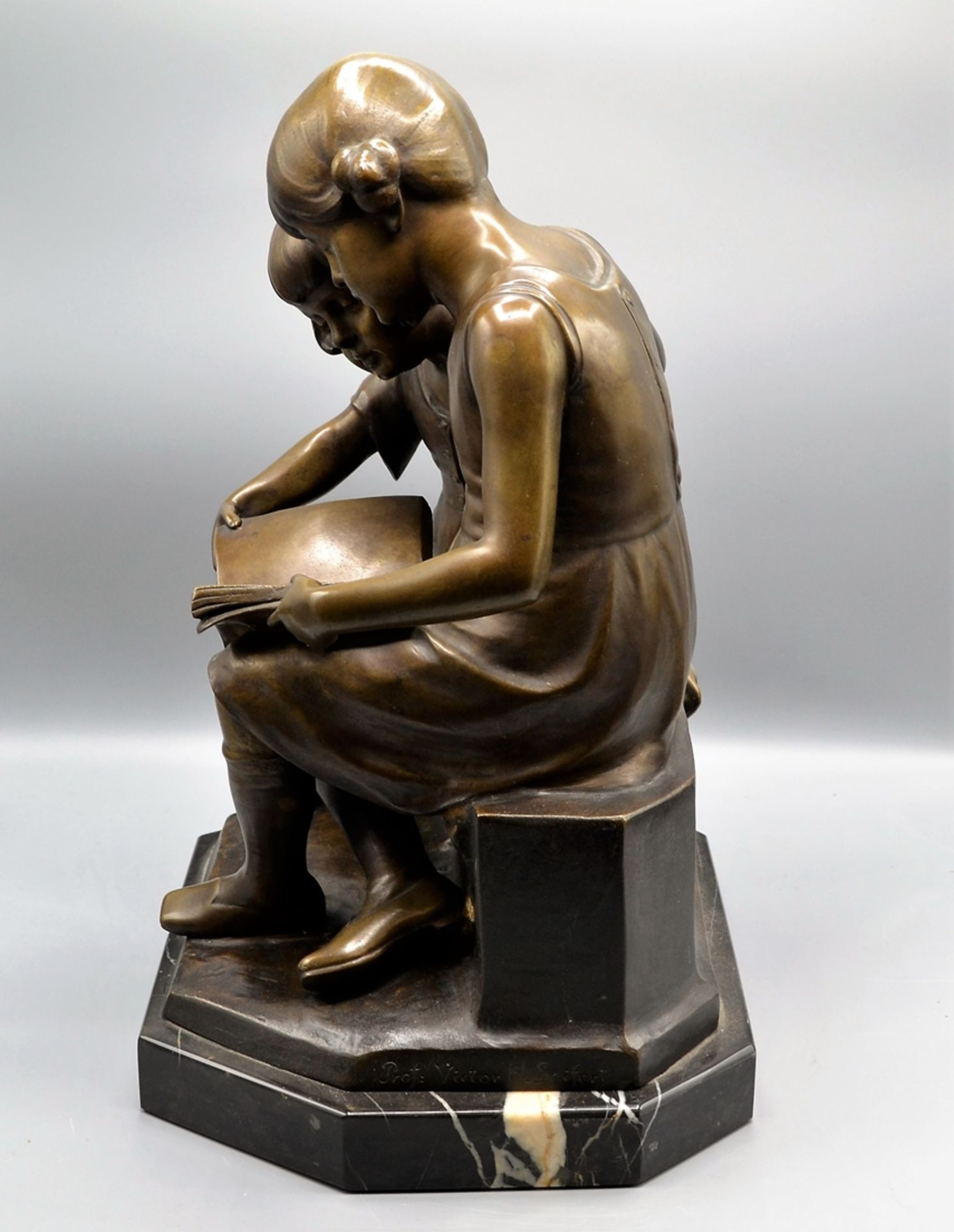 Prof. Victor Heinrich Seifert (Wien 1870 - 1953 Berlin) Bronzefigur Märchen, signiert "Prof. Victor - Bild 4 aus 5