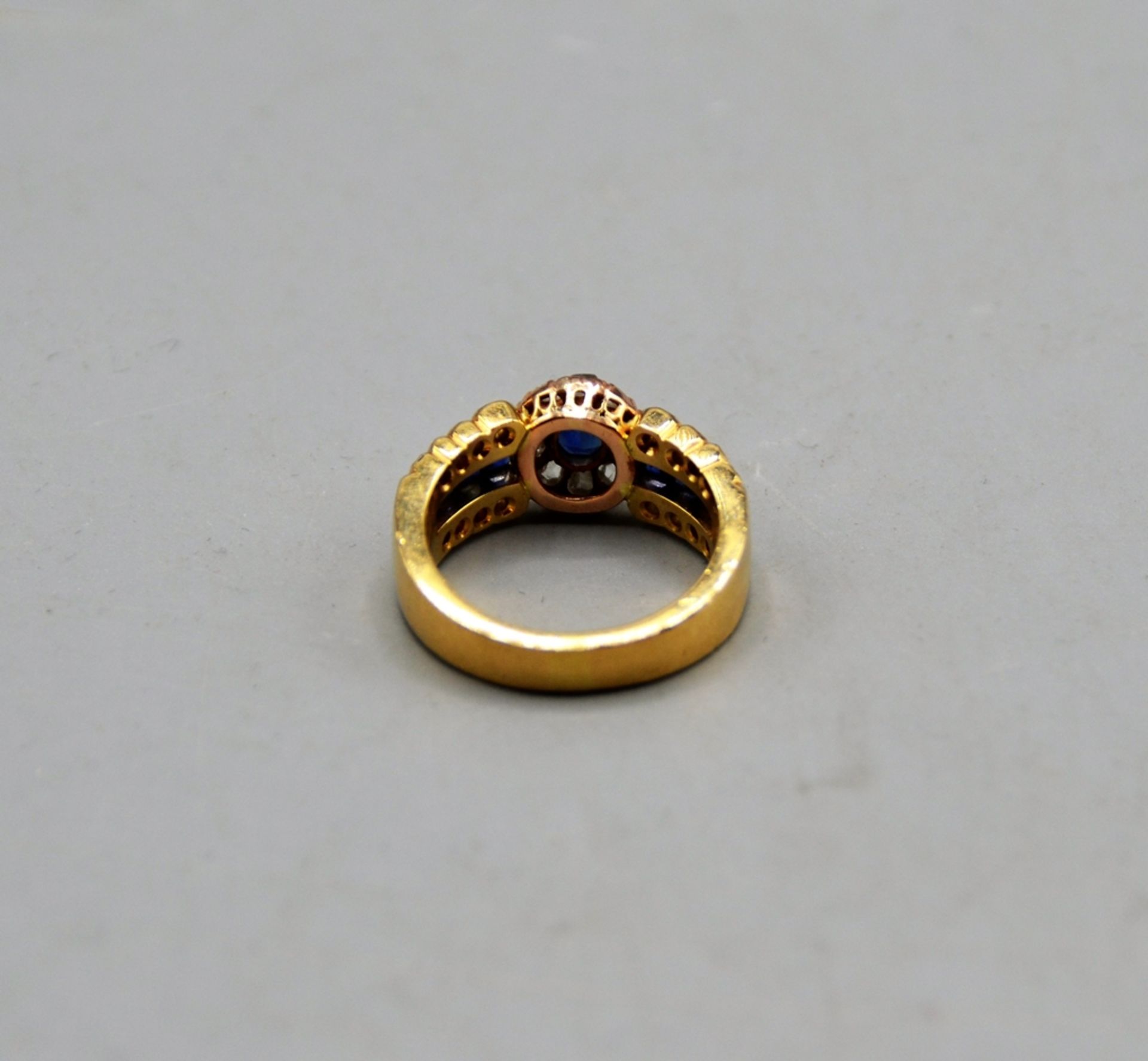 Diamant Saphir Ring Hans Opel München 750 Gold, 26 kleine Diamanten davon 10 Rosenschliff u. 16 Alt - Image 3 of 3