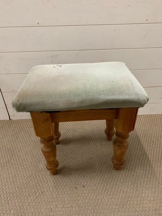 A pine dressing table or desk with stool (H77cm W137cm D43cm) - Image 5 of 5