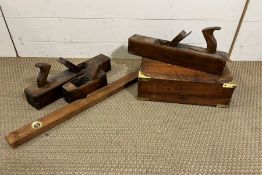 Wooden vintage planes and sprint measure