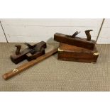 Wooden vintage planes and sprint measure