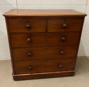 A mahogany chest of drawers (H107cm W107cm D49cm)