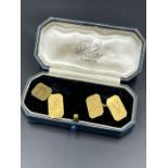 A pair of 18ct yellow gold Gents cuff links (Total weight 12.1g)