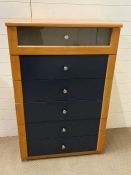 A tall six drawer chest of drawers (H124cm W80cm D40cm)