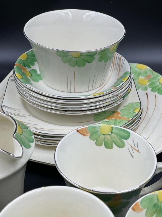 A selection of Art Deco china tea set with daisy pattern. - Image 3 of 3