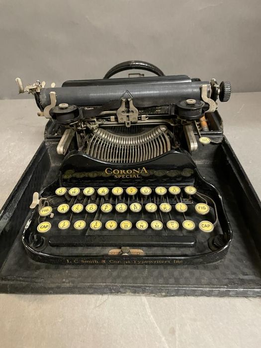 A Vintage Corona typewriter by the J C Smith & Corona Typewriter Inc - Image 2 of 3