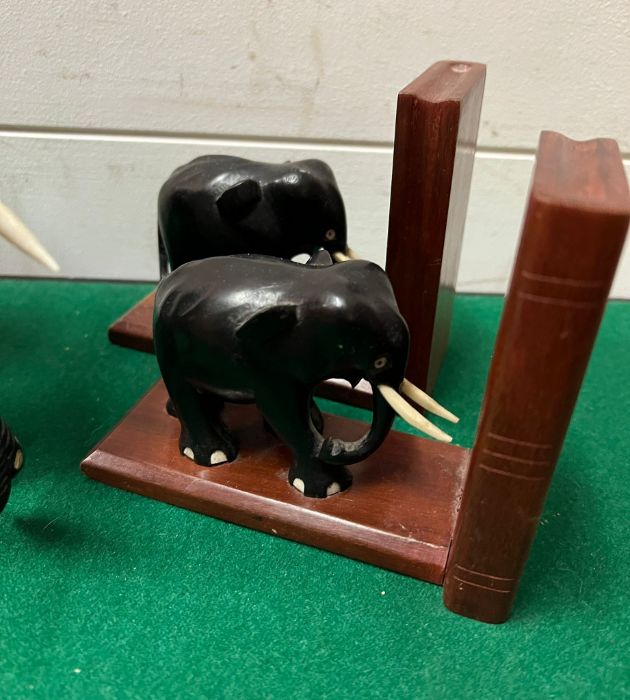 An Ebony elephant and elephant bookends - Image 3 of 3