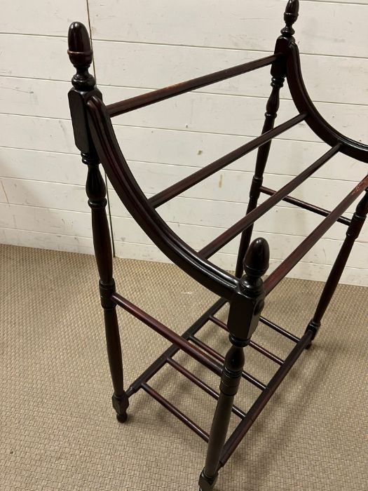 A Victorian mahogany clothes rail on turned supports - Image 4 of 4