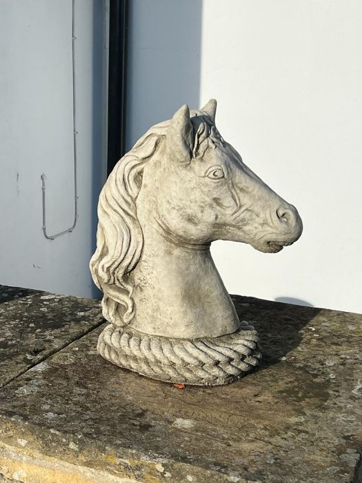 A pair of horses garden head statues (H49cm W33cm) - Image 2 of 2