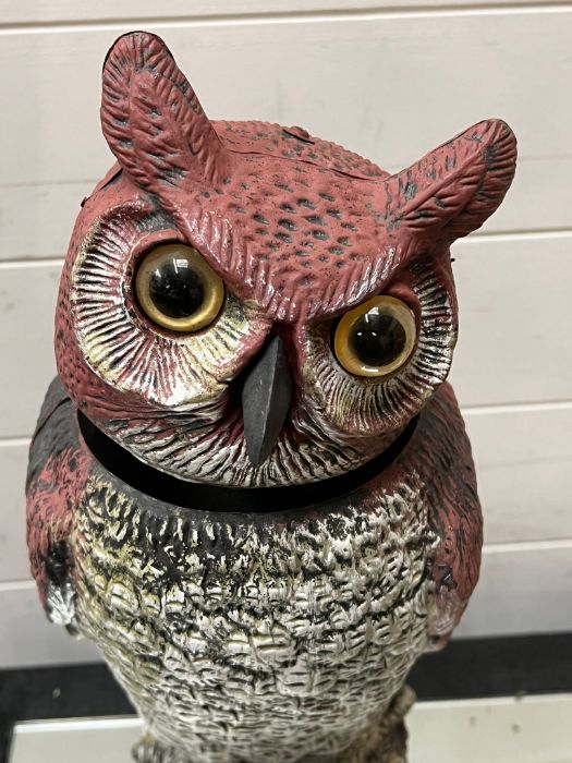 A plastic garden owl - Image 2 of 2