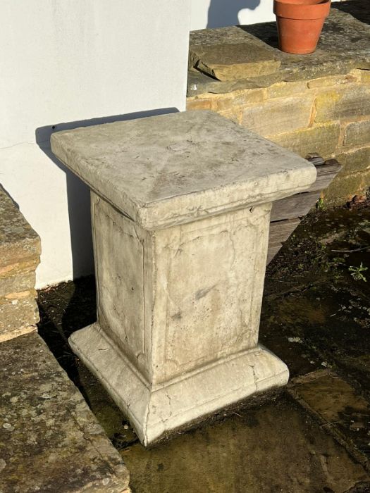 A pair of garden statue plinths (H60cm Sq42cm) - Image 3 of 4