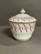 A Worcester porcelain sucrier pattern 90