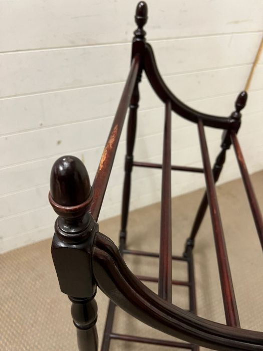 A Victorian mahogany clothes rail on turned supports - Image 3 of 4