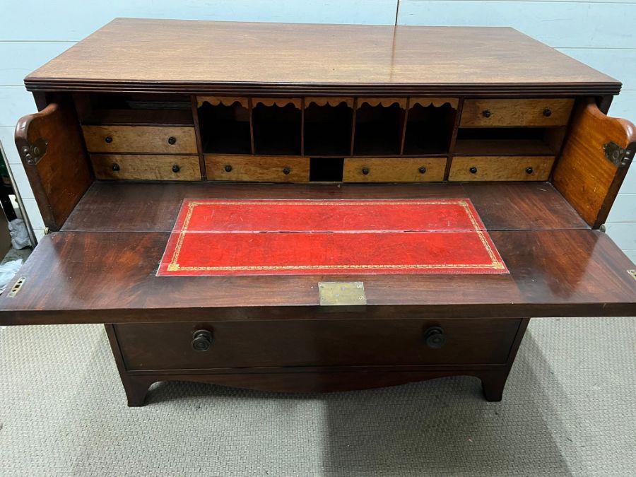 A mahogany secretary desk. (H93cm W110cm D57cm) - Image 3 of 4