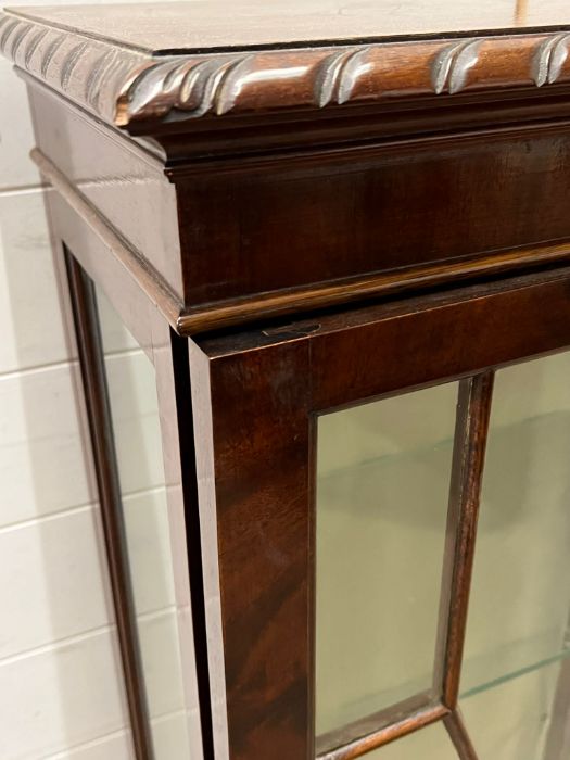 A mahogany display cabinet - Image 3 of 4