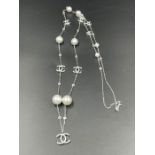 A contemporary style pearl set necklace