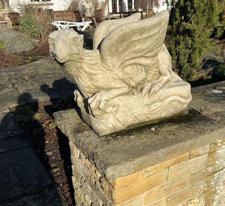 A pair of Griffin garden gate keepers (H40cm W50cm D26cm) - Image 3 of 4