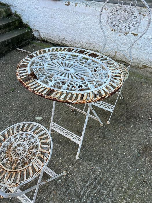 A white metal oval table, bistro set with two chairs - Image 5 of 7