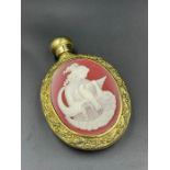 An 18ct gold plated scent bottle with cameo decoration (H7.5cm W5.5cm)