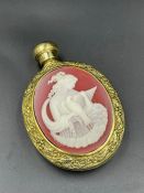 An 18ct gold plated scent bottle with cameo decoration (H7.5cm W5.5cm)