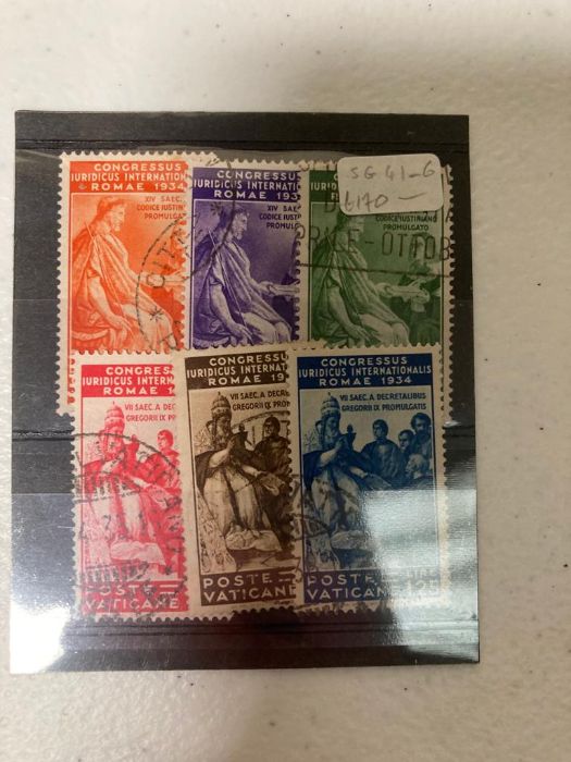 A selection of individual sets of Vatican stamps - Image 5 of 7