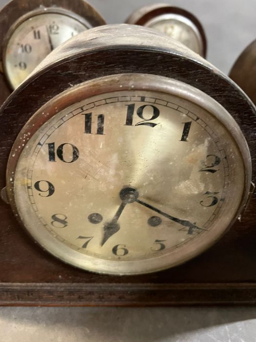 A selection of six wooden mantel clocks AF - Image 3 of 7