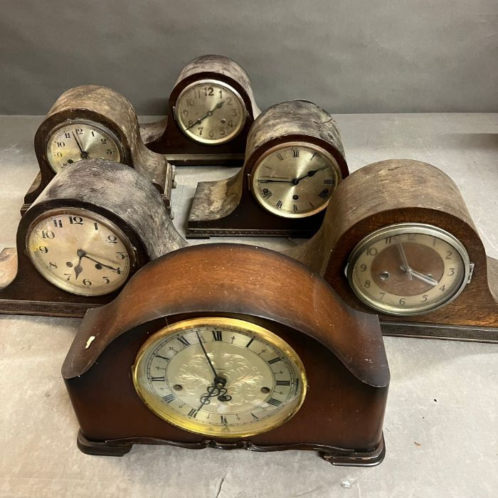 A selection of six wooden mantel clocks AF