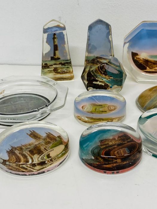 A selection of various glass paperweights - Image 2 of 3