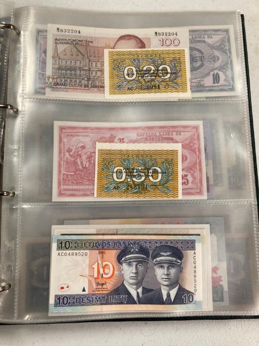 An album of world bank notes (L-P) - Image 17 of 61
