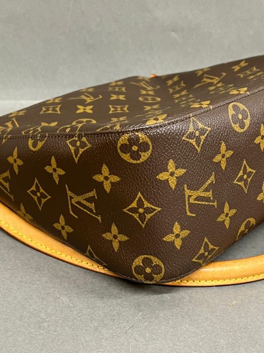 Louis Vuitton Looping MM brown handbag, dustcover (H21cm W26cm D11cm) (No papers) - Image 11 of 11