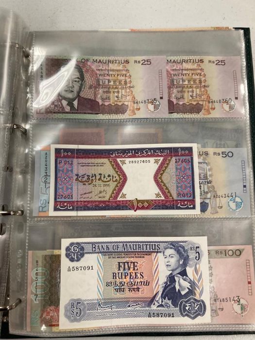 An album of world bank notes (L-P) - Image 6 of 61