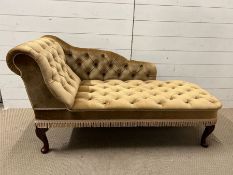 A button back chaise (H70cm W130cm D54cm)